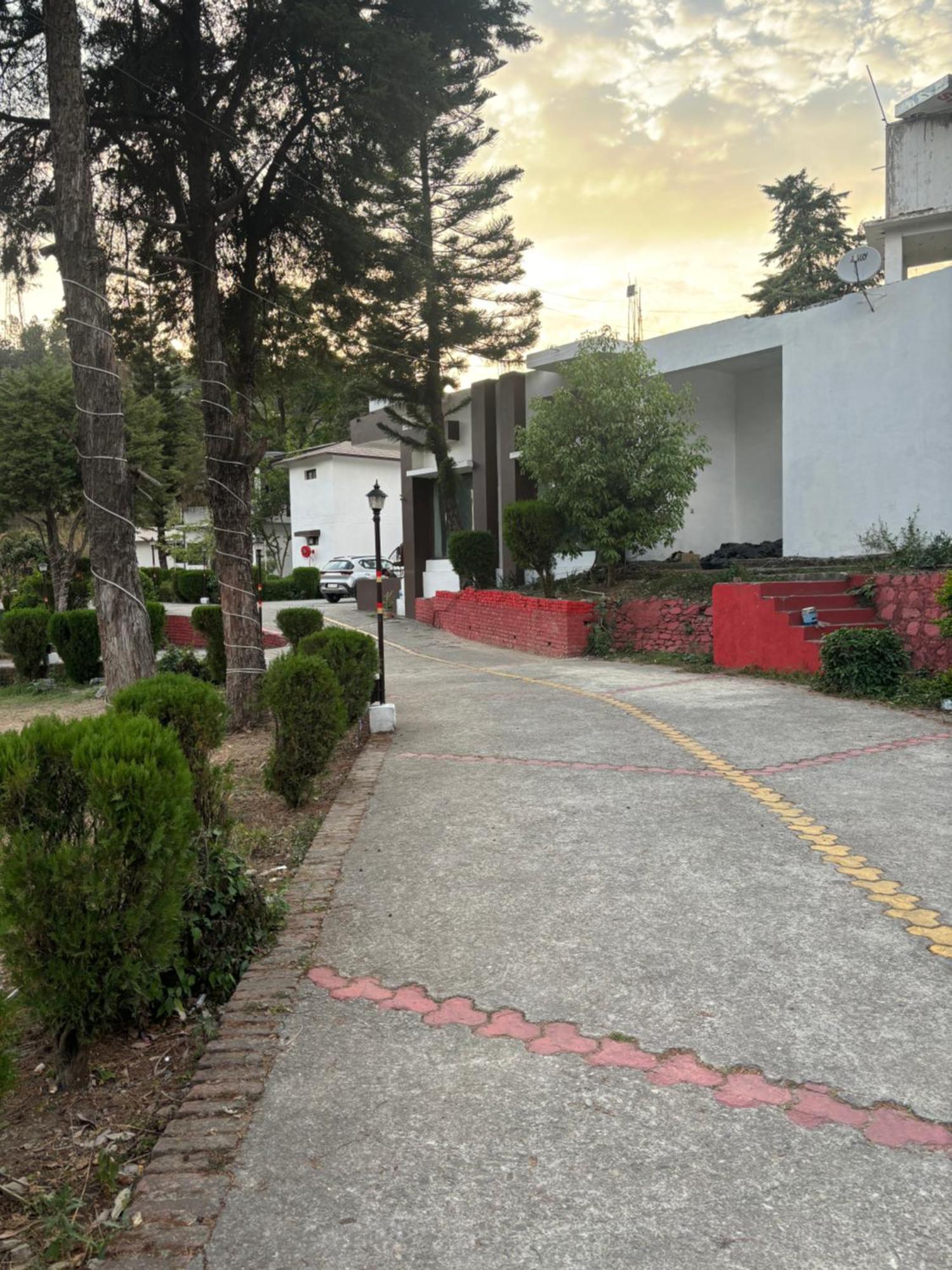 Shikha Resort Ewentbliz Bhimtal Exterior photo